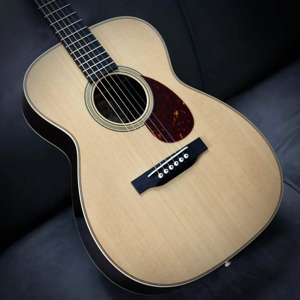Collings 002H-T 14 Fret Traditional Package Collings Guitars