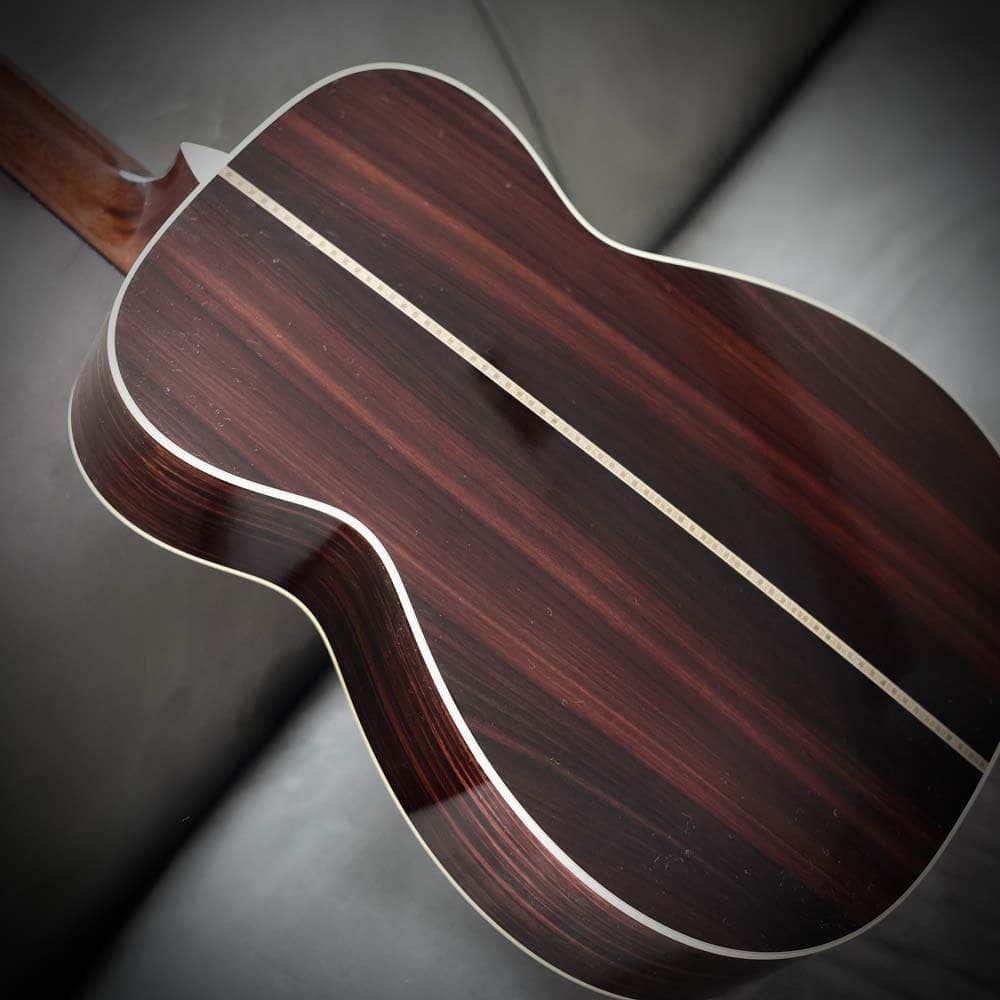 Collings 002H-T 14 Fret Traditional Package Collings Guitars