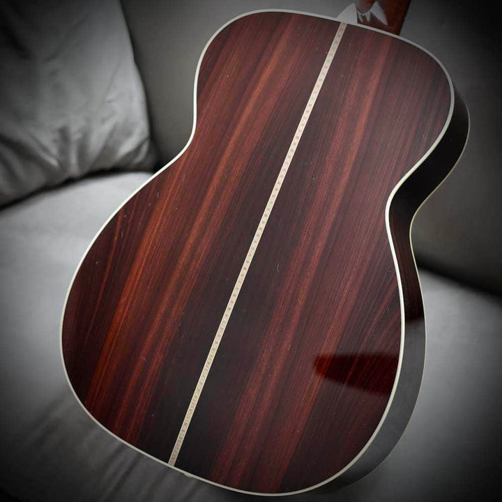 Collings 002H-T 14 Fret Traditional Package Collings Guitars