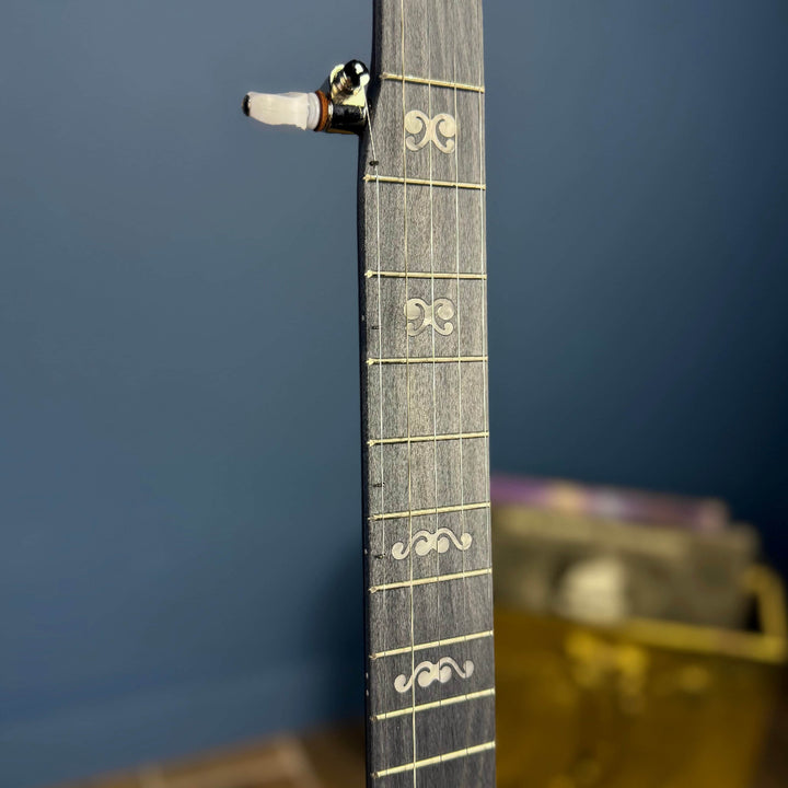 Custom Deering Artisan Goodtime Americana Banjo with Bronze Hardware and Fiberskin Head Deering 5 String Banjos fretboard neck