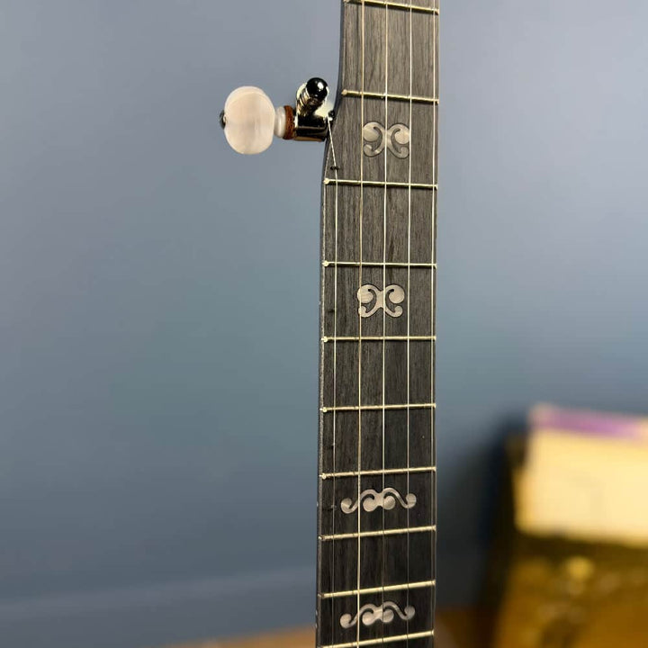 Custom Deering Artisan Goodtime Americana Banjo with Scoop, Bronze Hardware and Fiberskin Head Deering 5 String Banjos