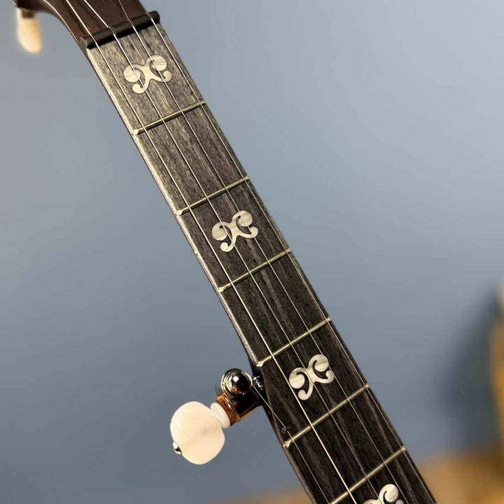 Custom Deering Artisan Goodtime Banjo with Scoop, Bronze Hardware and Fiberskin Head Deering 5 String Banjos