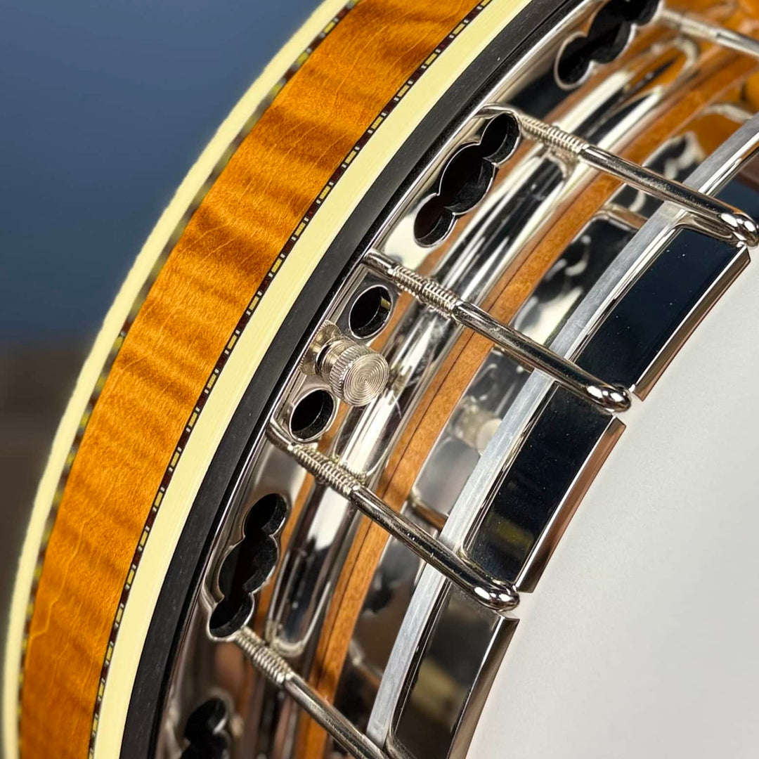 Deering Calico 5-String Banjo Demo Deering 5 String Banjos