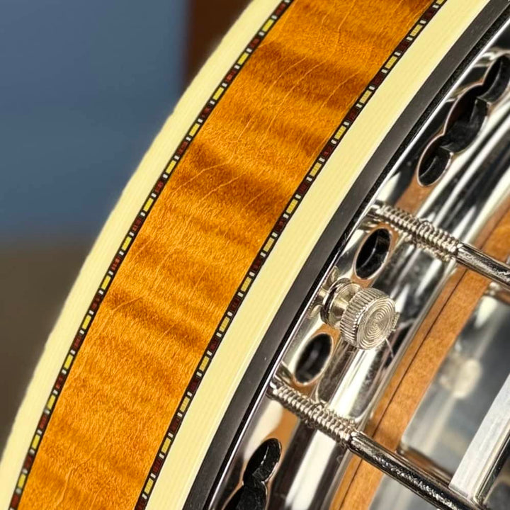 Deering Calico 5-String Banjo Demo Deering 5 String Banjos