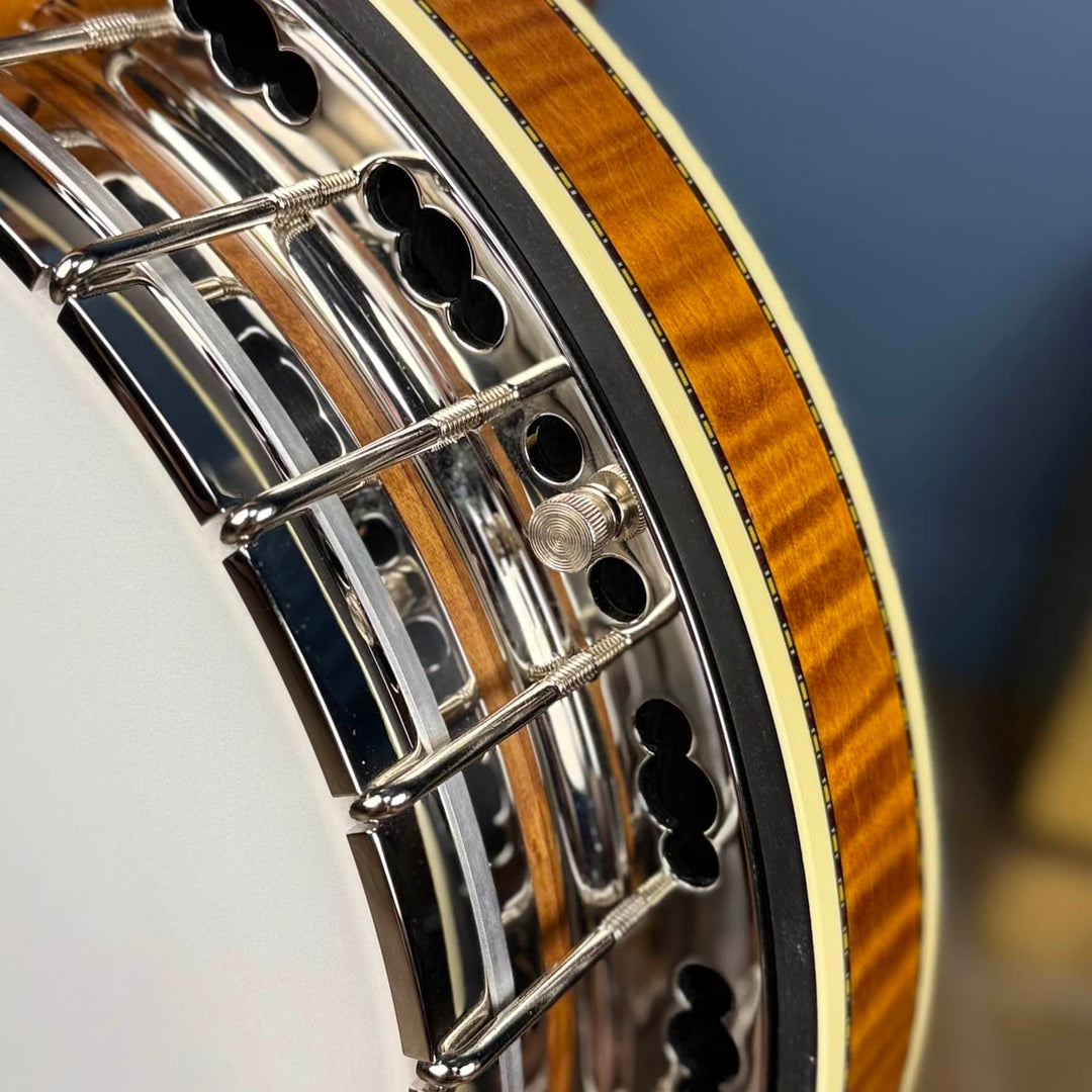 Deering Calico 5-String Banjo Demo Deering 5 String Banjos
