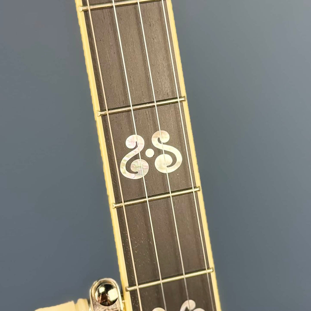 Deering Calico 5-String Banjo Demo Deering 5 String Banjos