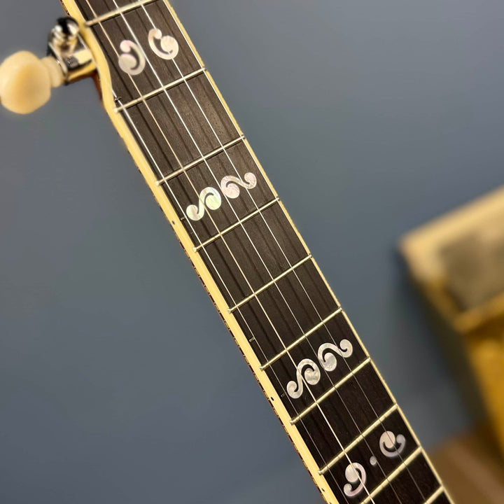 Deering Calico 5-String Banjo Demo Deering 5 String Banjos
