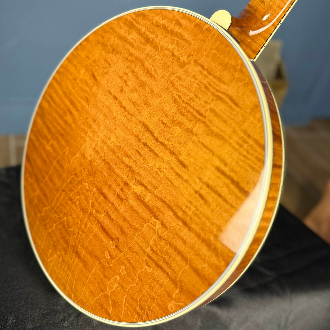 Deering Calico 5-String Banjo Demo Deering 5 String Banjos