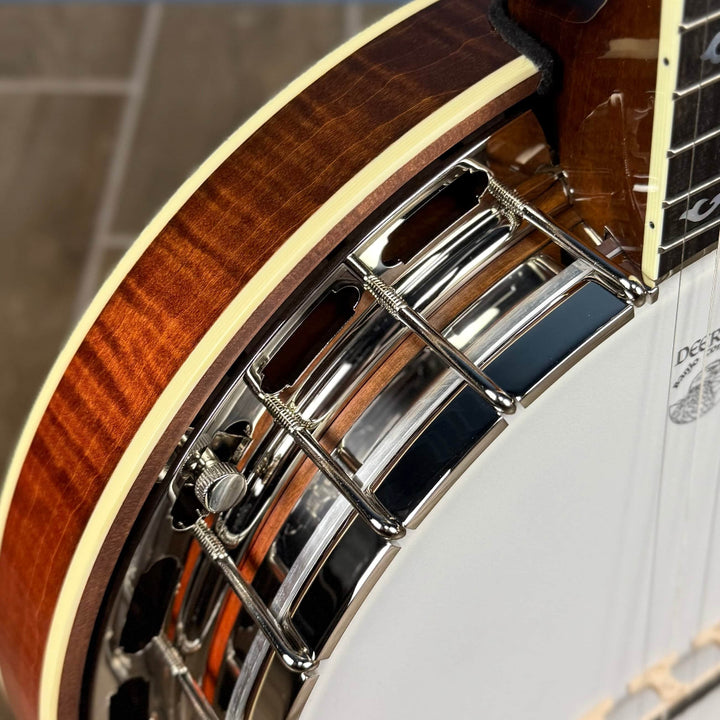 Deering Custom Golden Wreath Curly Maple 5-String Banjo Deering 5 String Banjos Default