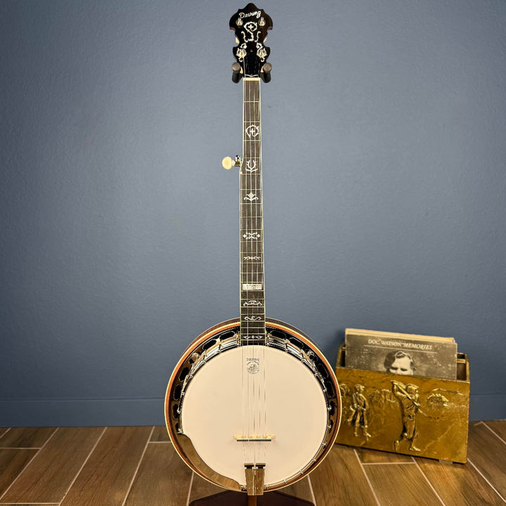 Deering Custom Golden Wreath Curly Maple 5-String Banjo Deering 5 String Banjos Default