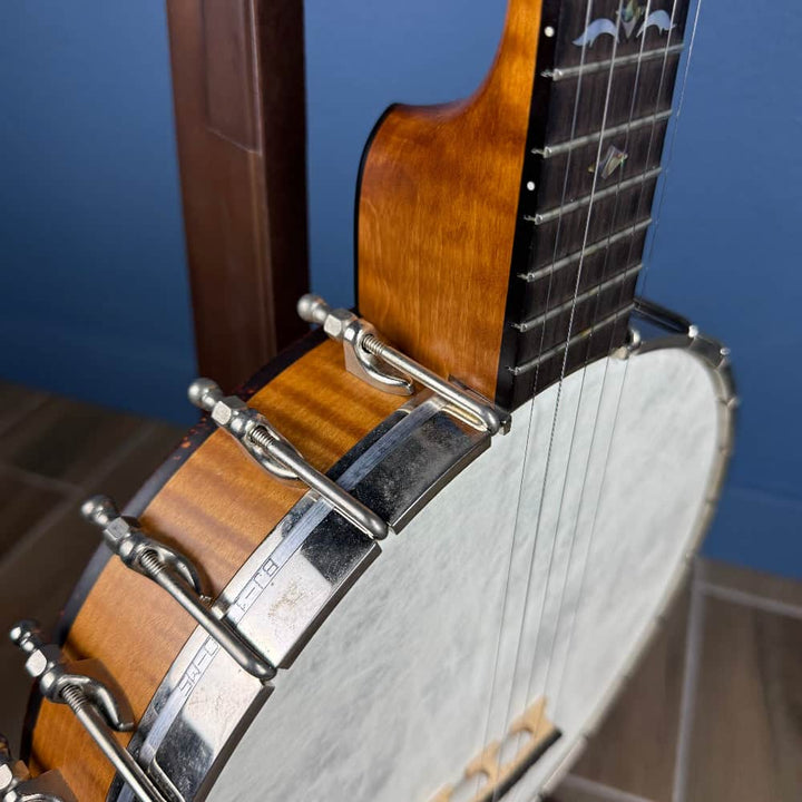 Used Ome Juniper Deluxe Silver Bell Tone Ring 5-string Openback Banjo Banjo Studio