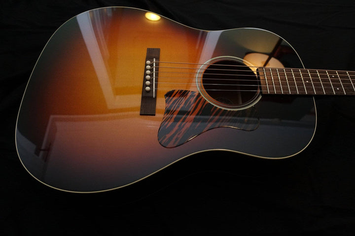 Collings CJ-35 Sunburst (SB) Guitar Collings Guitars